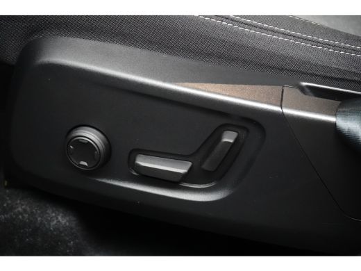 Volvo  XC40 T4 Recharge Plus Dark | Harman/Kardon | Elek Stoel | Camera | Keyless | Stoel- & Stuurverwarming ... ActivLease financial lease