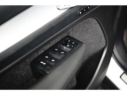 Volvo  XC40 T4 Recharge Plus Dark | Harman/Kardon | Elek Stoel | Camera | Keyless | Stoel- & Stuurverwarming ... ActivLease financial lease