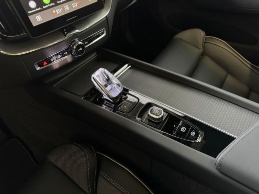 Volvo  XC60 2.0 T6 AWD PLUS BLACK EDITION NIEUWSTE MODEL SCHUIFDAK HARMAN KARDON LEER PHEV Plug in Hybrid ✅ T... ActivLease financial lease