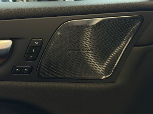 Volvo  XC60 2.0 T6 AWD PLUS BLACK EDITION NIEUWSTE MODEL SCHUIFDAK HARMAN KARDON LEER PHEV Plug in Hybrid ✅ T... ActivLease financial lease