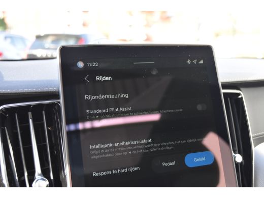 Volvo  XC60 2.0 T6 Plug-in hybrid AWD Ultra Black Edition | Nieuw Model! | B&W | Luchtvering | Panoramadak | ActivLease financial lease