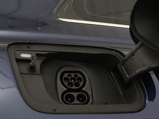 Audi Q4 e-tron 35 Launch edition Advanced 55 kWh | Warmtepomp | Stoelverwarming | Matrix LED | Carplay | Virtual... ActivLease financial lease