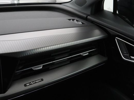 Audi Q4 e-tron 35 Launch edition Advanced 55 kWh | Warmtepomp | Stoelverwarming | Matrix LED | Carplay | Virtual... ActivLease financial lease