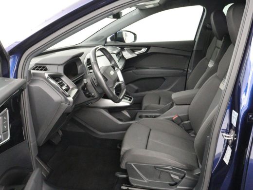 Audi Q4 e-tron 35 Launch edition Advanced 55 kWh | Warmtepomp | Stoelverwarming | Matrix LED | Carplay | Virtual... ActivLease financial lease