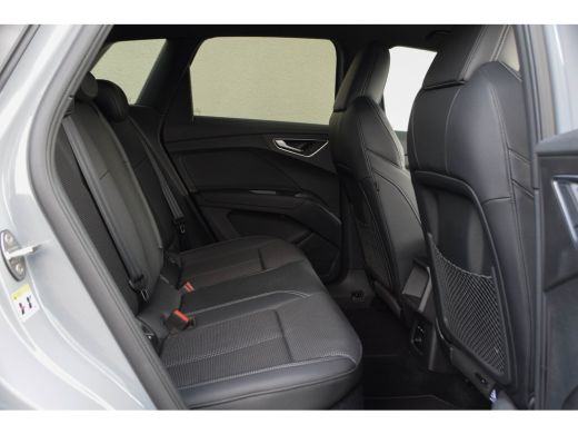 Audi Q4 e-tron 35 S-line / Standkachel/ Virtual Cockpit/ Adaptive Cruise Control/ ActivLease financial lease