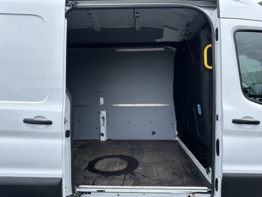 Ford Transit 350 2.0 TDCI 130 PK / L3H3 / 32.408 KM / 360 CAMERA / ADAPTIVE CRUISE / ECC / NAVI / BLIND SPOT ActivLease financial lease