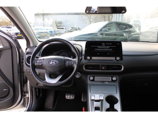 Hyundai Kona EV Limited 64 kWh | Achterbank verwarmd | Achteruitrijcamera | Airco (automatisch) ActivLease financial lease