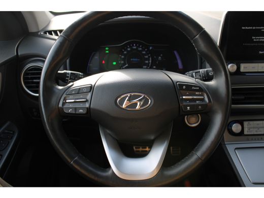 Hyundai Kona EV Limited 64 kWh | Achterbank verwarmd | Achteruitrijcamera | Airco (automatisch) ActivLease financial lease