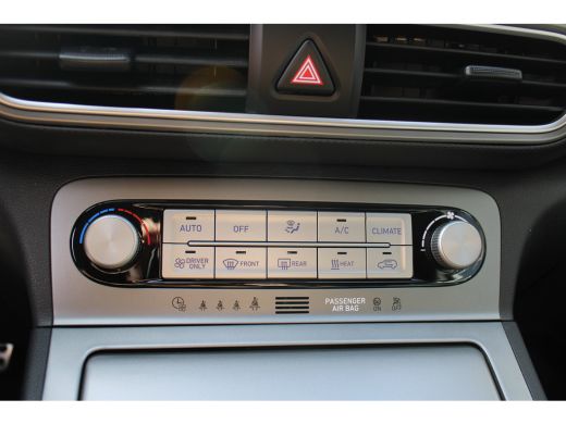 Hyundai Kona EV Limited 64 kWh | Achterbank verwarmd | Achteruitrijcamera | Airco (automatisch) ActivLease financial lease