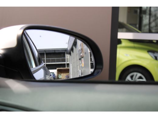 Hyundai Kona EV Limited 64 kWh | Achterbank verwarmd | Achteruitrijcamera | Airco (automatisch) ActivLease financial lease