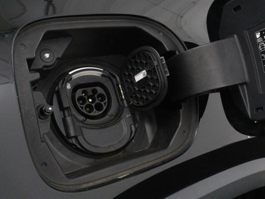 Mercedes-Benz GLA 250e AMG Night | Adaptive cruise | Stoelverwarming | Camera | Half leder | Park Assist | Leder/Al... ActivLease financial lease