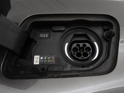 Peugeot 3008 1.6 HYbrid 225 GT Line | Stoelverwarming | Adaptive cruise | Alcantara | Camera | Carplay | 19'' ... ActivLease financial lease