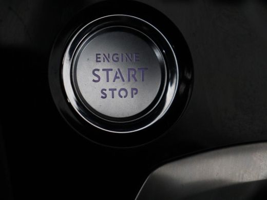 Peugeot 3008 1.6 HYbrid 225 GT Line | Stoelverwarming | Adaptive cruise | Alcantara | Camera | Carplay | 19'' ... ActivLease financial lease