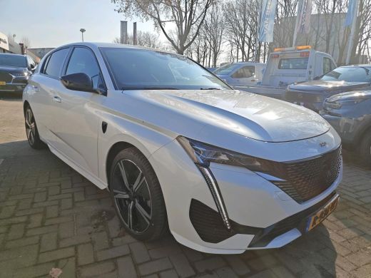 Peugeot 308 1.6 Plug-in Hybrid 180 GT | Origineel NL auto | 1e Eigenaar | Navigatie | Camera voor + achter | ... ActivLease financial lease