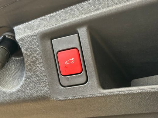 Peugeot 308 SW 1.6 Plug-in Hybrid 195 GT Pano | Focal | Navigatie | 7.4 Lader | Elek. Klep | Camera V+A | Car... ActivLease financial lease