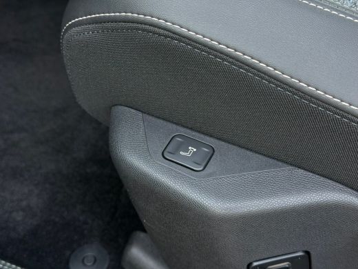 Peugeot 5008 1.2 Hybrid 145 Allure Keyless | Lendensteun | Led | Stoelverwarming | Achteruitrijcamera | Cruise... ActivLease financial lease