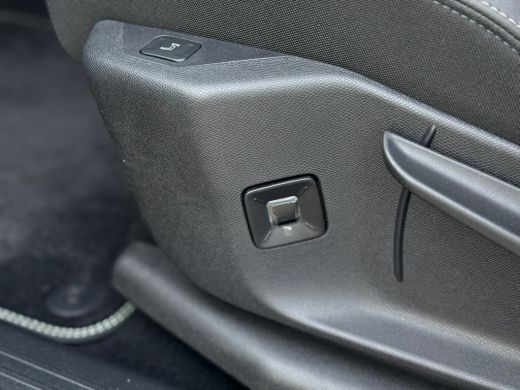 Peugeot 5008 1.2 Hybrid 145 Allure Keyless | Lendensteun | Led | Stoelverwarming | Achteruitrijcamera | Cruise... ActivLease financial lease