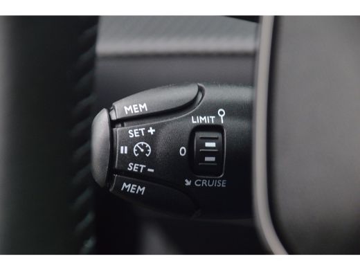 Peugeot e-208 Business | Elektrische parkeerrem | Elektrische parkeerrem | Extra getinte achterste zijruiten en... ActivLease financial lease