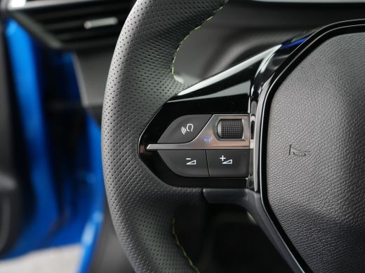 Peugeot e-208 GT | 8 jaar fabrieksgarantie of 160.000 kilometer op het accupakket | Adaptieve cruise control me... ActivLease financial lease