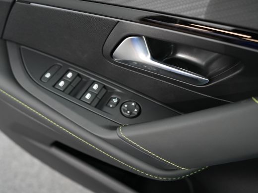 Peugeot e-208 GT | 8 jaar fabrieksgarantie of 160.000 kilometer op het accupakket | Adaptieve cruise control me... ActivLease financial lease