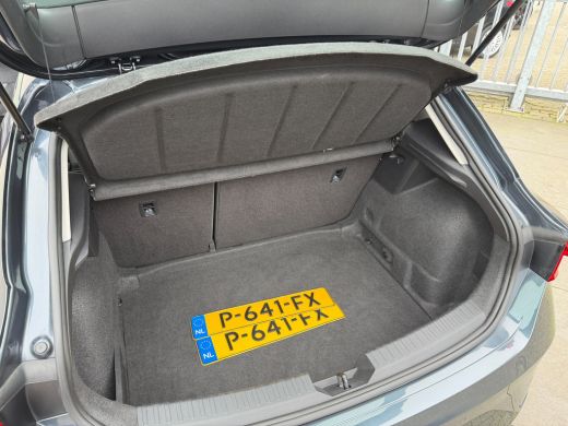 Seat Leon 1.5 eTSI Style Business Intense ACC-Stuur/Stoel Verw ActivLease financial lease