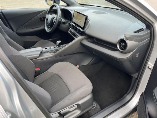 Toyota C-HR 2.0 Plug-in Hybrid 220 First Edition | Navigatie | Apple CarPlay/Android auto | 360 graden camera... ActivLease financial lease