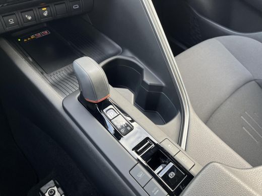 Toyota C-HR 2.0 Plug-in Hybrid 220 First Edition | Navigatie | Apple CarPlay/Android auto | 360 graden camera... ActivLease financial lease