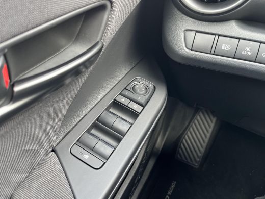 Toyota C-HR 2.0 Plug-in Hybrid 220 First Edition | Navigatie | Apple CarPlay/Android auto | 360 graden camera... ActivLease financial lease