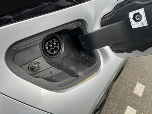 Toyota C-HR 2.0 Plug-in Hybrid 220 First Edition | Navigatie | Apple CarPlay/Android auto | 360 graden camera... ActivLease financial lease