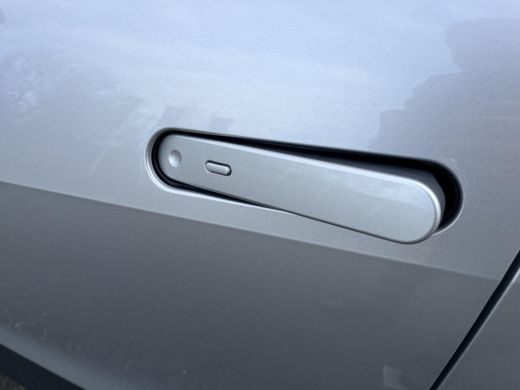 Toyota C-HR 2.0 Plug-in Hybrid 220 First Edition | Navigatie | Apple CarPlay/Android auto | 360 graden camera... ActivLease financial lease