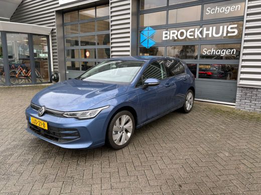 Volkswagen Golf 1.5 eHybrid Life Edition PHEV | Trekhaak | Winter en Multimedia pakket | ActivLease financial lease