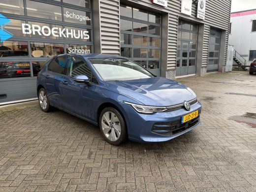 Volkswagen Golf 1.5 eHybrid Life Edition PHEV | Trekhaak | Winter en Multimedia pakket | ActivLease financial lease