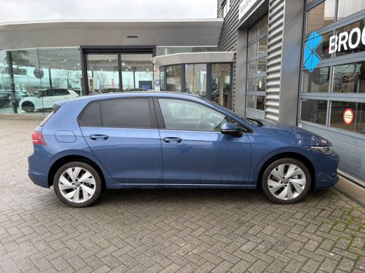 Volkswagen Golf 1.5 eHybrid Life Edition PHEV | Trekhaak | Winter en Multimedia pakket | ActivLease financial lease