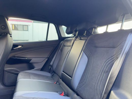 Volkswagen ID.4 Pro Limited Edition | 'App-Connect' draadloze smartphone integratie | Achterbank in ongelijke del... ActivLease financial lease