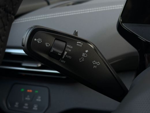 Volkswagen ID.4 Pro Limited Edition | 'App-Connect' draadloze smartphone integratie | Achterbank in ongelijke del... ActivLease financial lease