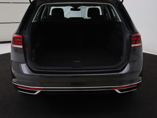 Volkswagen Passat 1.4 TSI PHEV GTE | Stoelverwarming | Adaptive cruise | Carplay | Navigatie | 18'' | Matrix LED | ... ActivLease financial lease