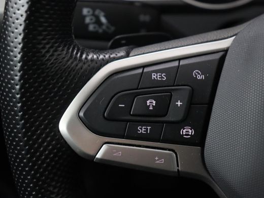 Volkswagen Passat 1.4 TSI PHEV GTE | Stoelverwarming | Adaptive cruise | Carplay | Navigatie | 18'' | Matrix LED | ... ActivLease financial lease