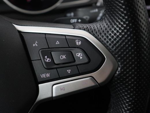 Volkswagen Passat 1.4 TSI PHEV GTE | Stoelverwarming | Adaptive cruise | Carplay | Navigatie | 18'' | Matrix LED | ... ActivLease financial lease