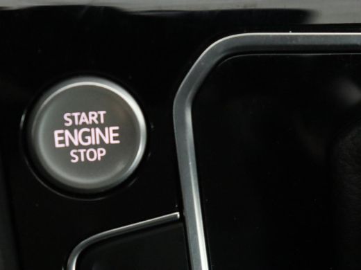 Volkswagen Passat 1.4 TSI PHEV GTE | Stoelverwarming | Adaptive cruise | Carplay | Navigatie | 18'' | Matrix LED | ... ActivLease financial lease