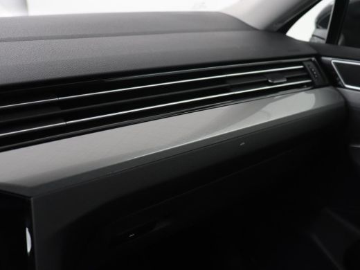 Volkswagen Passat 1.4 TSI PHEV GTE | Stoelverwarming | Adaptive cruise | Carplay | Navigatie | 18'' | Matrix LED | ... ActivLease financial lease