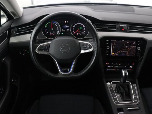 Volkswagen Passat 1.4 TSI PHEV GTE | Stoelverwarming | Adaptive cruise | Carplay | Navigatie | 18'' | Matrix LED | ... ActivLease financial lease