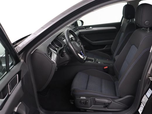 Volkswagen Passat 1.4 TSI PHEV GTE | Stoelverwarming | Adaptive cruise | Carplay | Navigatie | 18'' | Matrix LED | ... ActivLease financial lease