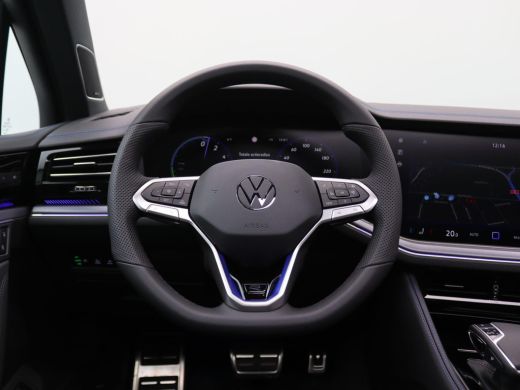 Volkswagen Touareg 3.0 TSi eHybrid 4MOTION R Edition 463PK Aut. matrix led, trekhaak, panoramadak, 360gr. camera, le... ActivLease financial lease