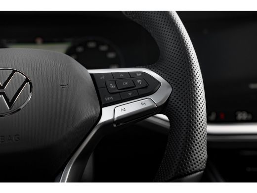 Volkswagen Touareg R Edition |  Comfort pakket | Buitenspiegels elektrisch instel-, verwarm- en inklapbaar | Diefsta... ActivLease financial lease