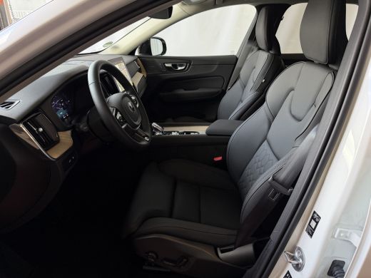 Volvo  XC60 2.0 T6 AWD ULTRA DARK NW MODEL ELEK.TREKHAAK HARMAN KARDON HEADUP 360.CAM LEER SCHUIFDAK PHEV Plu... ActivLease financial lease