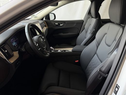 Volvo  XC60 2.0 T6 AWD ULTRA DARK NW MODEL ELEK.TREKHAAK HARMAN KARDON HEADUP 360.CAM LEER SCHUIFDAK PHEV Plu... ActivLease financial lease
