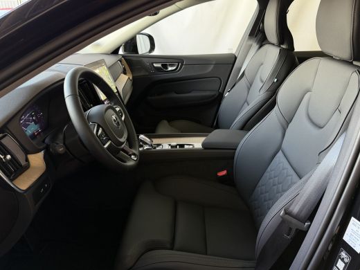 Volvo  XC60 2.0 T6 AWD ULTRA DARK NW MODEL ELEK.TREKHAAK HARMAN KARDON HEADUP 360.CAM LEER SCHUIFDAK PHEV Plu... ActivLease financial lease