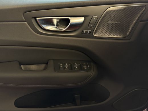 Volvo  XC60 2.0 T6 AWD ULTRA DARK NW MODEL ELEK.TREKHAAK HARMAN KARDON HEADUP 360.CAM LEER SCHUIFDAK PHEV Plu... ActivLease financial lease