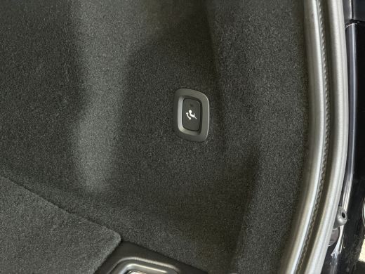 Volvo  XC60 2.0 T6 AWD ULTRA DARK NIEUWE AUTO ELEK.TREKHAAK HARMAN KARDON HEADUP 360.CAM LEER SCHUIFDAK PHEV ... ActivLease financial lease