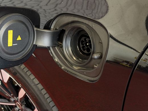 Volvo  XC60 2.0 T6 AWD ULTRA DARK NIEUWE AUTO ELEK.TREKHAAK HARMAN KARDON HEADUP 360.CAM LEER SCHUIFDAK PHEV ... ActivLease financial lease